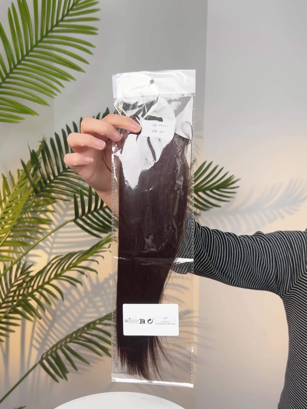 Clip-In Thick Hair Extensions to Enhance Volume for Fine Hair, Discreet Hair Clips, Synthetic Short Straight Hair Pieces Ideal for Thin Hair